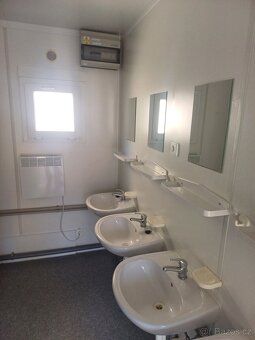 Použitá sanitární buňka kombinovaná (WC,sprchy) - 9