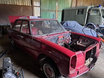 Mercedes w114, 230/6 - 9