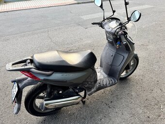 Skútr Aprilia Sportcity 200 - 9