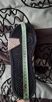 Dámská zateplená vycházková obuv Adidas 7,5 - 9