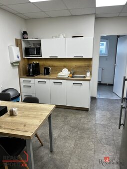 Pronájem, komerční/sklad, 781 m2, Plynární 3218/11, Moravská - 9