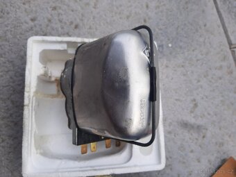 Nový motorek stěrače Porsche Mercedes - 9