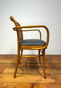 Krásná křesílka TON, J. Hoffmann, čalounění -- 2ks - 9