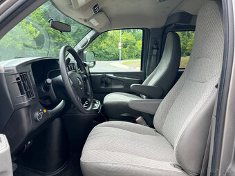 Chevrolet Express minibus 6.0V8, 8 míst, 41 000 km, 1 majite - 9