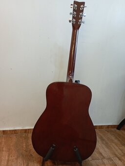 Kytara Yamaha - 9