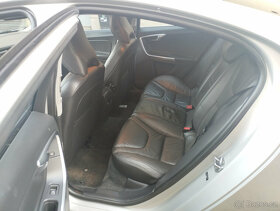 Prodám Volvo S60 - T5 2.5 - 187 kw - 2014 - 9