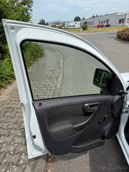 OPEL COMBO 1.4 66kW, 1. MAJITEL, BEZ KOROZE - 9