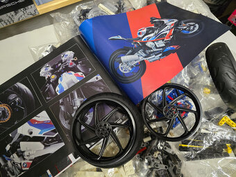STAVEBNICE Technic 42130 BMW M 1000 RR (náhrada) - 9
