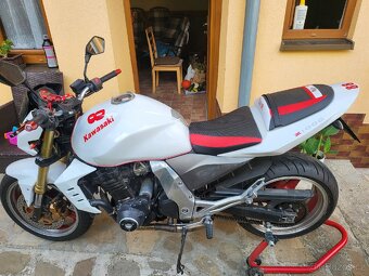 Kawasaki Z 1000 - 9