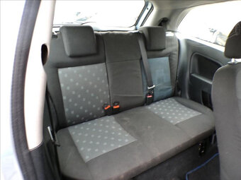 Ford Fiesta 1,3 i KLIMA-HNED ODJÍŽDÍTE - 9