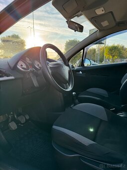 PEUGEOT 207sw 1.4i - 9