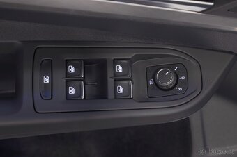 VW Golf 8 Variant 2.0 TDI 110kW DSG Taž. - záruka Autodraft - 9