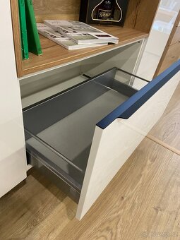 Komoda, příborník, regál, knihovna - 9