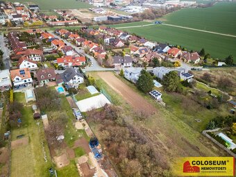 Moravany, pozemky pro bydlení, 1.711 m2, sítě - pozemek - 9