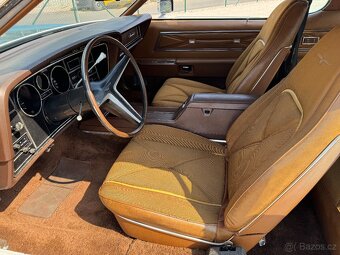 1973 Ford Thunderbird - 9