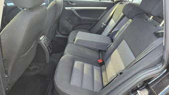 ŠKODA OCTAVIA COMBI 1.6i TEAM EDITION 1MAJITEL - 9