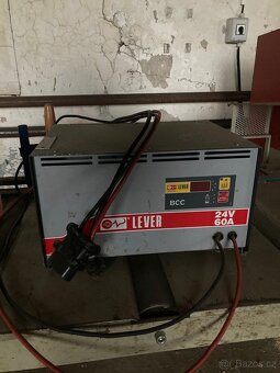 2 x elektrický čtyřcestný ručně vedený VZV - 9