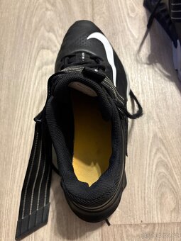 Nike Savaleos - 9