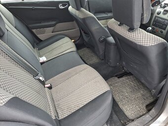 Renault Megane-1.5 Dci - 9