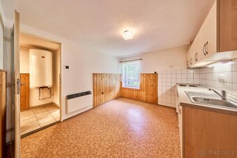 Prodej podkrovního bytu 4+1 s garáží - 9