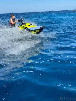 2024 Sea Doo SPARK TRIXX 3-up iBR 90hp modro-žlutý - 9