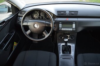 Volkswagen Passat kombi 1.6MPi - 75kw ,naprosto bez koroze - 9