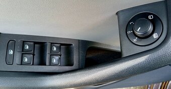 Octavia Combi III 1,4 TSi,Dvouzonová klima,Vyhř.sedáky - 9