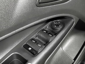 Ford Tourneo Connect 1.6 TDCi Titanium - 9