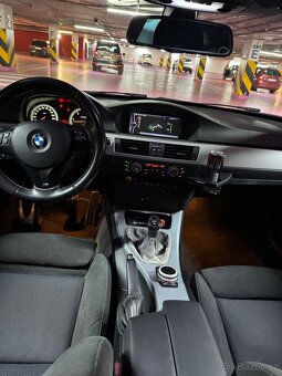BMW e91 facelift, zadokolka 330d manual - 9