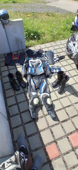 SUZUKI GSR 600 - 9