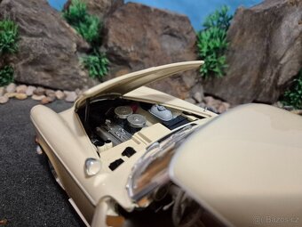 Prodam model 1:18 BMW 503 - 9