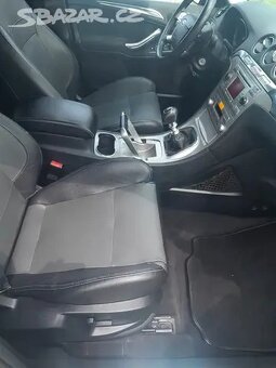 Ford S-MAX 2.0 diesel 103 kw 7 míst + tažné - 9