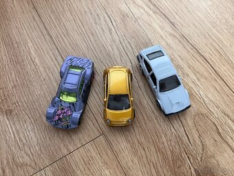 Hot Wheels Nadupaný tahač - 9