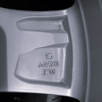 ŠKODA 205/55 R16 - 9