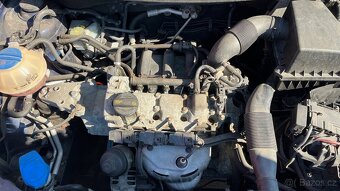 327. Škoda Fabia 2 1.2 CFHA/LNR 9462 Na náhradní díly - 9