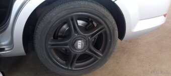 Ford Mondeo 2.0 tdci 103kw rok 2010  klima - 9