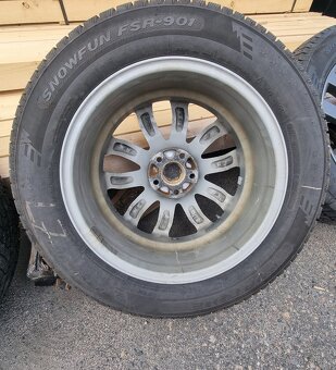 Kompletní alu kola 7.5JX18H2 se zimními pneu 235/60 R18 - 9