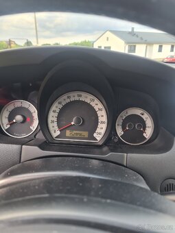 Kia Ceed 1.4 80kW, benzín, klima, manual - 9