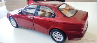 Modely aut 1:18 - 9