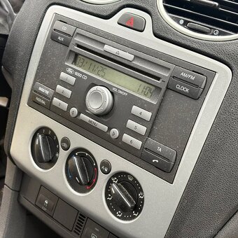 🚗 Ford Focus Hatchback 1.6 бензín | 2006 | 188 000 km - 9