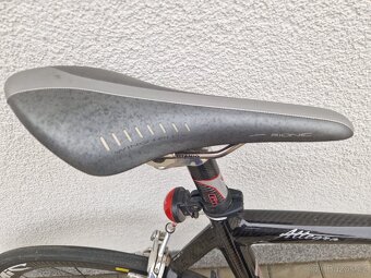 Silniční kolo RAVO – karbon, Campagnolo, Mavic Cosmic - 9