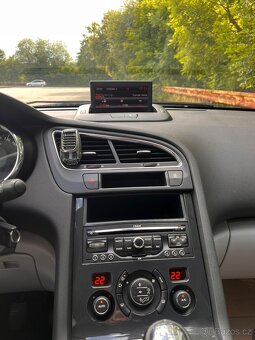 Peugeot 5008 1.6 HDi, r. 2012, 5 míst, super výbava, TOP sta - 9