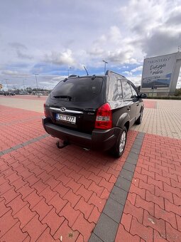 Hyundai Tucson 2.0 CRDi, 104 kW, r. 2006, najeto 250 000 km - 9