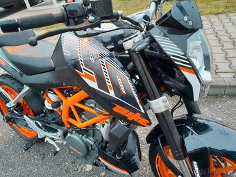 KTM Duke 390 ABS, 2016, 21tis.km, ZIMNÍ CENA - 9