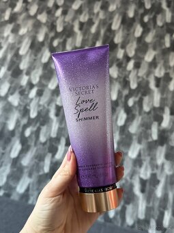 Tělové spreje a tělové krémy Victoria's Secret - 9