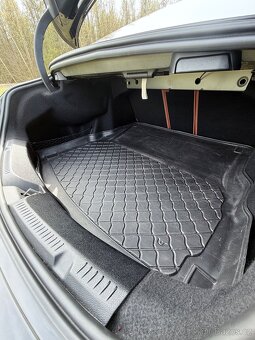 Mercedes-Benz E400 4MATIC - 9