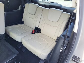 FORD S-MAX 2.0 TDCi 132kW VIGNALE 7-míst - 9