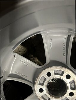 VOLVO XC40 17" zimní kola originální 235/60 R17 - 9