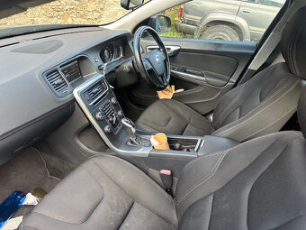 Volvo V60 1,6 D2 automat r.v. 2014 FACELIFT - 9