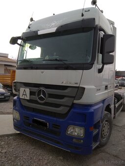Hákový nosič kontajnerů MERCEDES ACTROS 2546 - 9